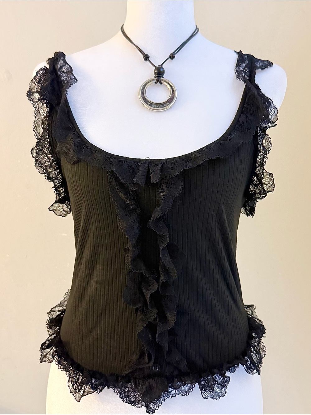 iris Black Lace-Trim Ribbed Ruffle Camisole - Picture 2 of 6